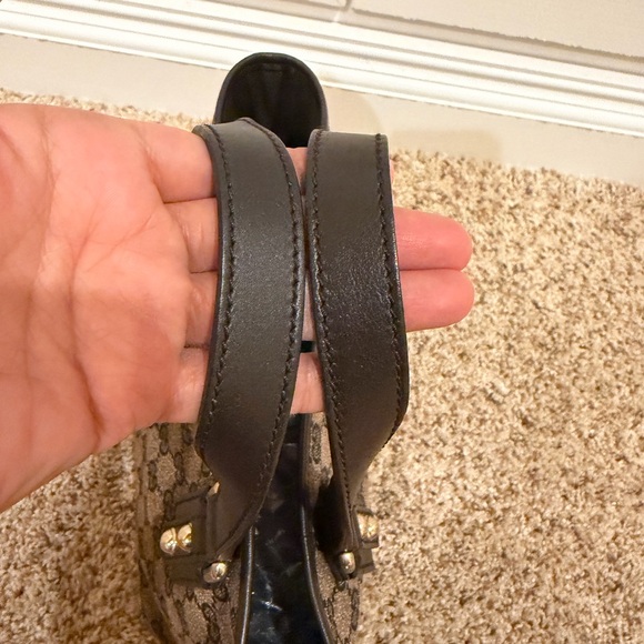 Gucci Brown GG Supreme Canvas Tote with Dark Brown Leather Trim - Picture 8 of 16